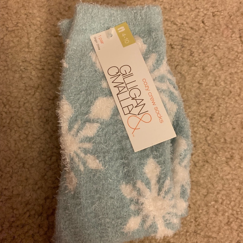 fuzzy socks - Picture 3 of 3
